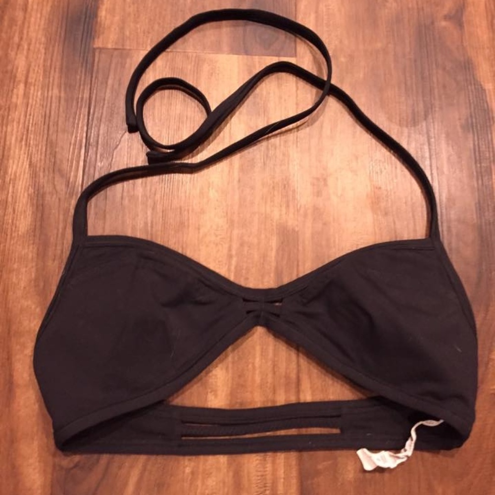 Black lululemon halter bra size 6